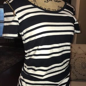 Micheal Kors zipper sleeve top medium